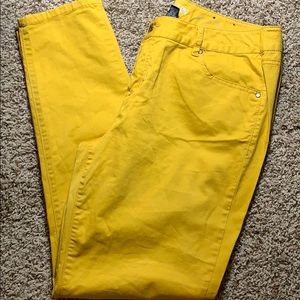 APT. 9 Skinny Leg Modern Fit Mustard Yellow